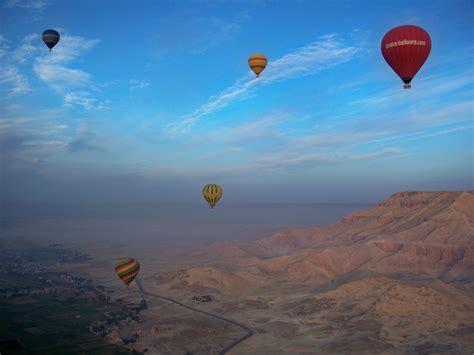 A Serene Flight: Experiencing Luxor's Landscape from a Horizon Balloon